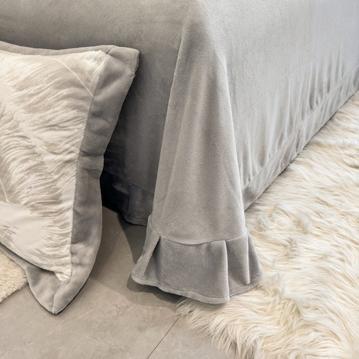 91家纺网 家纺一手货源 找家纺 梦精灵家纺 2025新款高克重加厚雕花牛奶绒四件套 羽毛