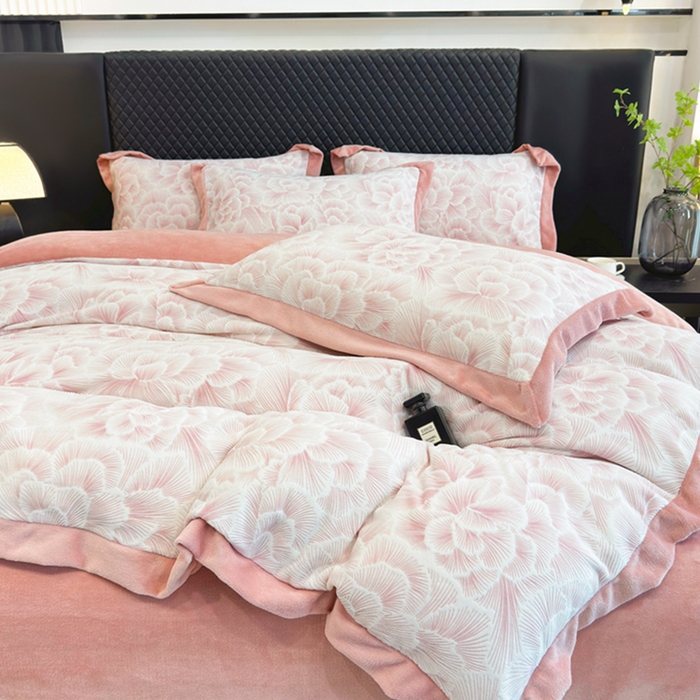 91家纺网 家纺一手货源 找家纺 梦精灵家纺 2025新款高克重加厚雕花牛奶绒四件套 锦芙