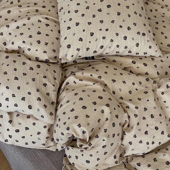 91家纺网 家纺一手货源 找家纺 一比一家纺 2025秋冬新款高克重棉麻原麻复古诧季风原麻四件套-简单款 复古豹