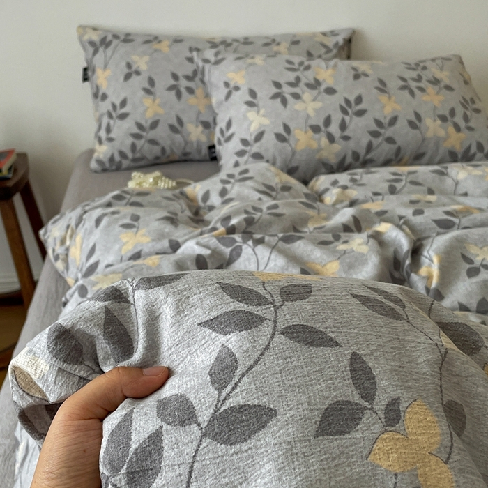 91家纺网 家纺一手货源 找家纺 一比一家纺 2026秋冬新款高克重棉麻原麻复古诧季风原麻四件套-简单款 蔓叶兰