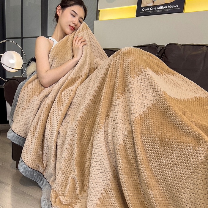 91家纺网 家纺一手货源 找家纺 世纪绒品 2025新款A类撸猫色织牛奶绒多功能毛毯 艾森-咖