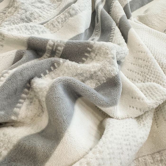 91家纺网 家纺一手货源 找家纺 梦精灵家纺 2025新款高克重加厚雕花牛奶绒四件套 赫纹