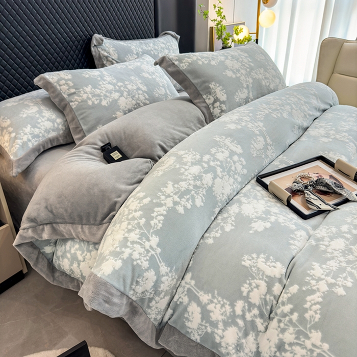 91家纺网 家纺一手货源 找家纺 梦精灵家纺 2025新款高克重加厚雕花牛奶绒四件套 暖意