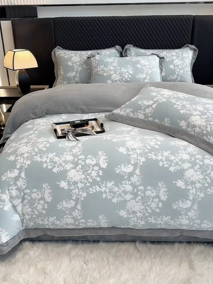 91家纺网 家纺一手货源 找家纺 梦精灵家纺 2025新款高克重加厚雕花牛奶绒四件套 暖意