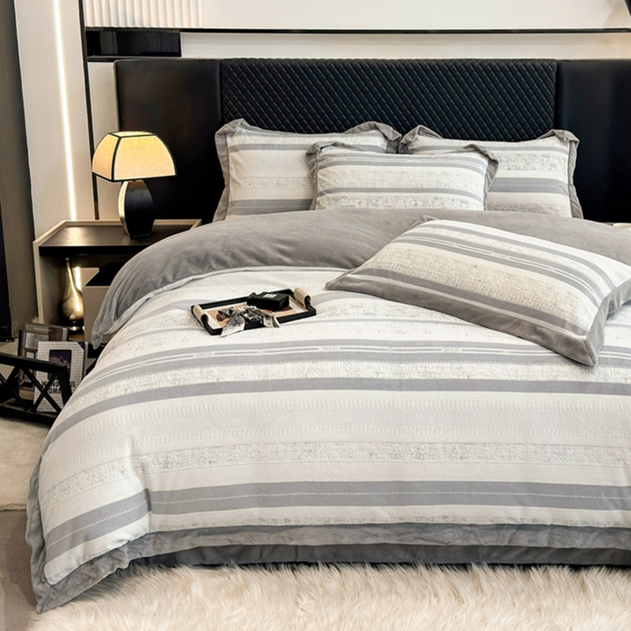 91家纺网 家纺一手货源 找家纺 梦精灵家纺 2025新款高克重加厚雕花牛奶绒四件套 赫纹