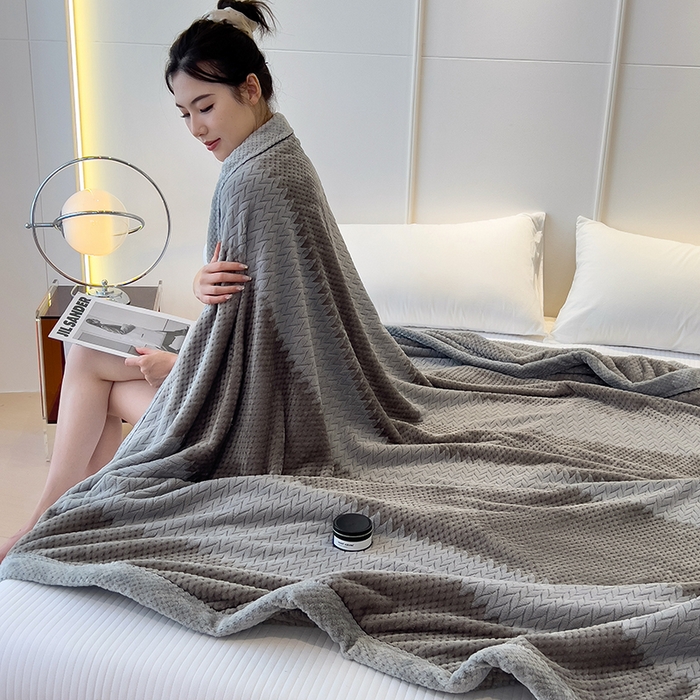 91家纺网 家纺一手货源 找家纺 世纪绒品 2025新款A类撸猫色织牛奶绒多功能毛毯 艾森-深灰