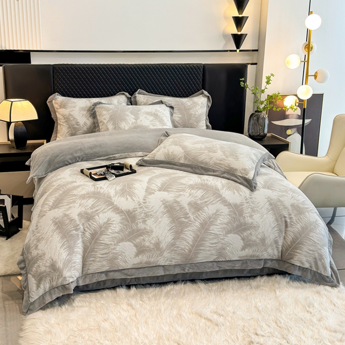 91家纺网 家纺一手货源 找家纺 梦精灵家纺 2025新款高克重加厚雕花牛奶绒四件套 羽毛