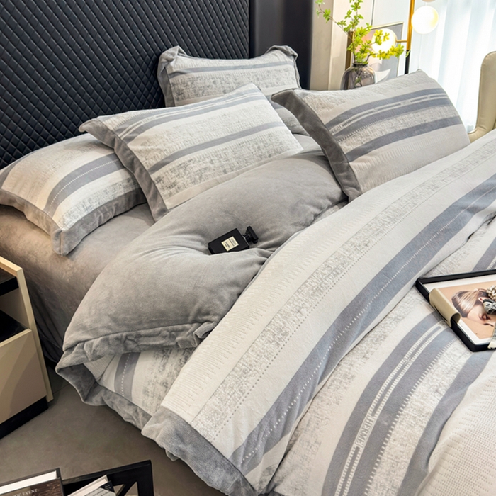 91家纺网 家纺一手货源 找家纺 梦精灵家纺 2025新款高克重加厚雕花牛奶绒四件套 赫纹