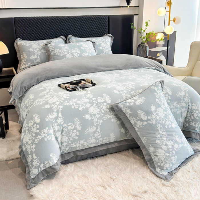 91家纺网 家纺一手货源 找家纺 梦精灵家纺 2025新款高克重加厚雕花牛奶绒四件套 暖意