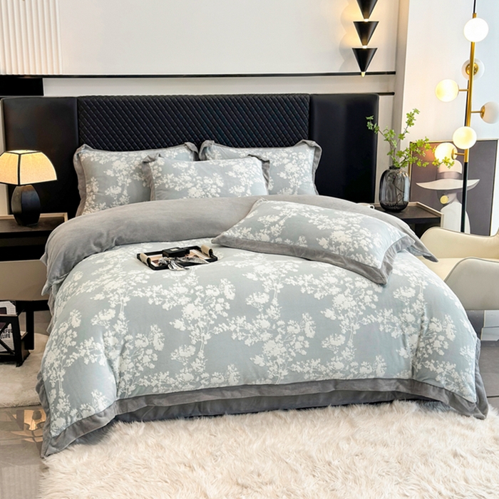 91家纺网 家纺一手货源 找家纺 梦精灵家纺 2025新款高克重加厚雕花牛奶绒四件套 暖意