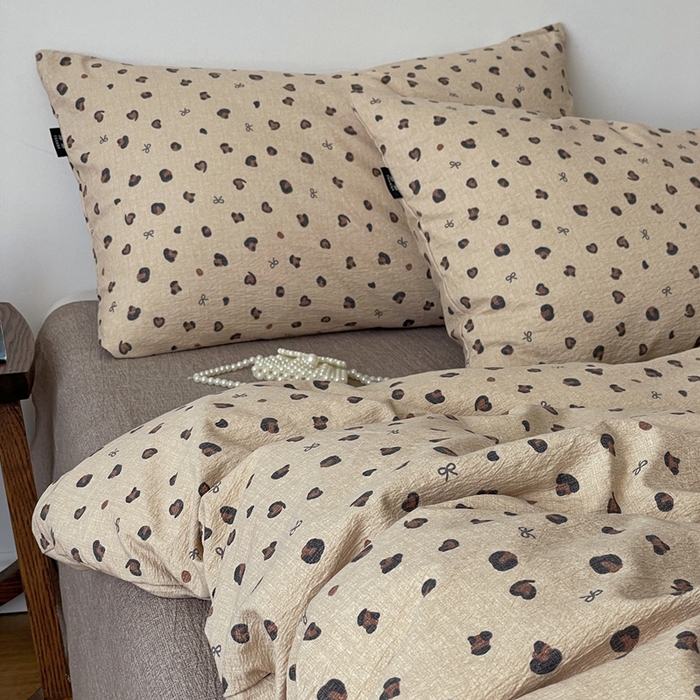 91家纺网 家纺一手货源 找家纺 一比一家纺 2025秋冬新款高克重棉麻原麻复古诧季风原麻四件套-简单款 复古豹