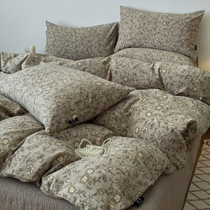 91家纺网 家纺一手货源 找家纺 一比一家纺 2026秋冬新款高克重棉麻原麻复古诧季风原麻四件套-简单款 梅花颂