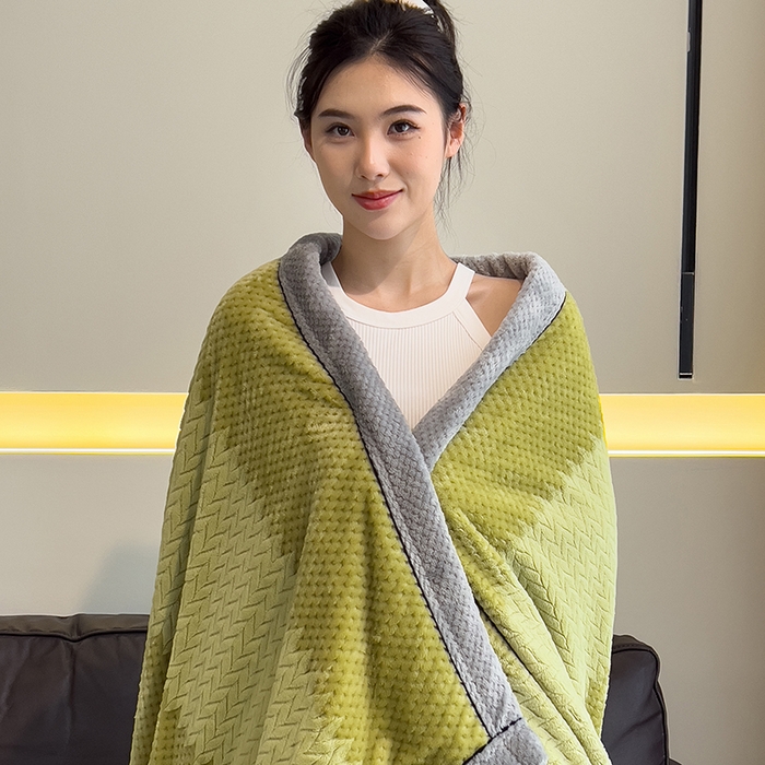 91家纺网 家纺一手货源 找家纺 世纪绒品 2025新款A类撸猫色织牛奶绒多功能毛毯 艾森-绿