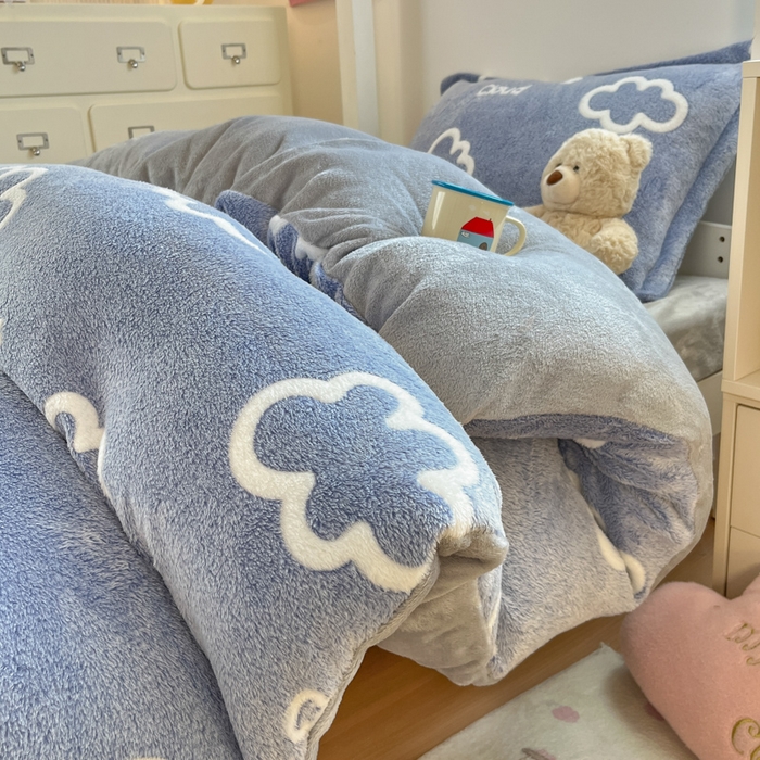 91家纺网 家纺一手货源 找家纺 川悦生活 2025新款立体雪花绒印花四件套学生床系列一场景一 奶味云朵