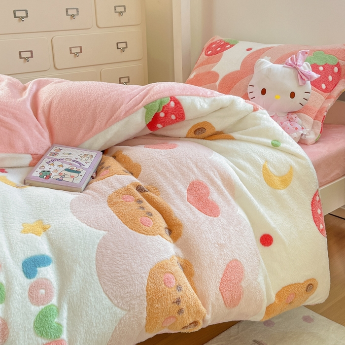 91家纺网 家纺一手货源 找家纺 川悦生活 2025新款立体雪花绒印花四件套学生床系列一场景一 冰激凌小熊