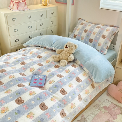 91家纺网 家纺一手货源 找家纺 （总）川悦生活 2025新款立体雪花绒印花四件套学生床系列一场景一