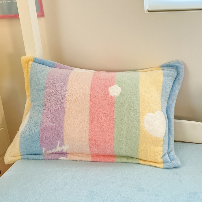 91家纺网 家纺一手货源 找家纺 川悦生活 2025新款立体雪花绒印花四件套学生床系列一场景一 彩虹爱心蓝