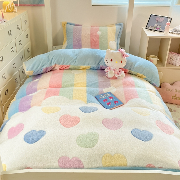 91家纺网 家纺一手货源 找家纺 川悦生活 2025新款立体雪花绒印花四件套学生床系列一场景一 彩虹爱心蓝