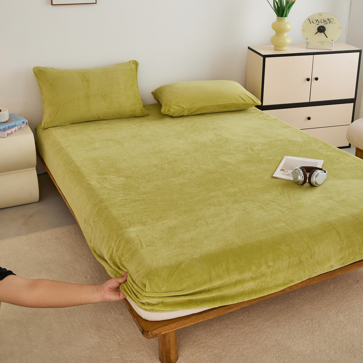 91家纺网 家纺一手货源 找家纺 曼町家居 2025新款高克重柔软牛奶绒床笠单床笠床笠单件 抹茶绿