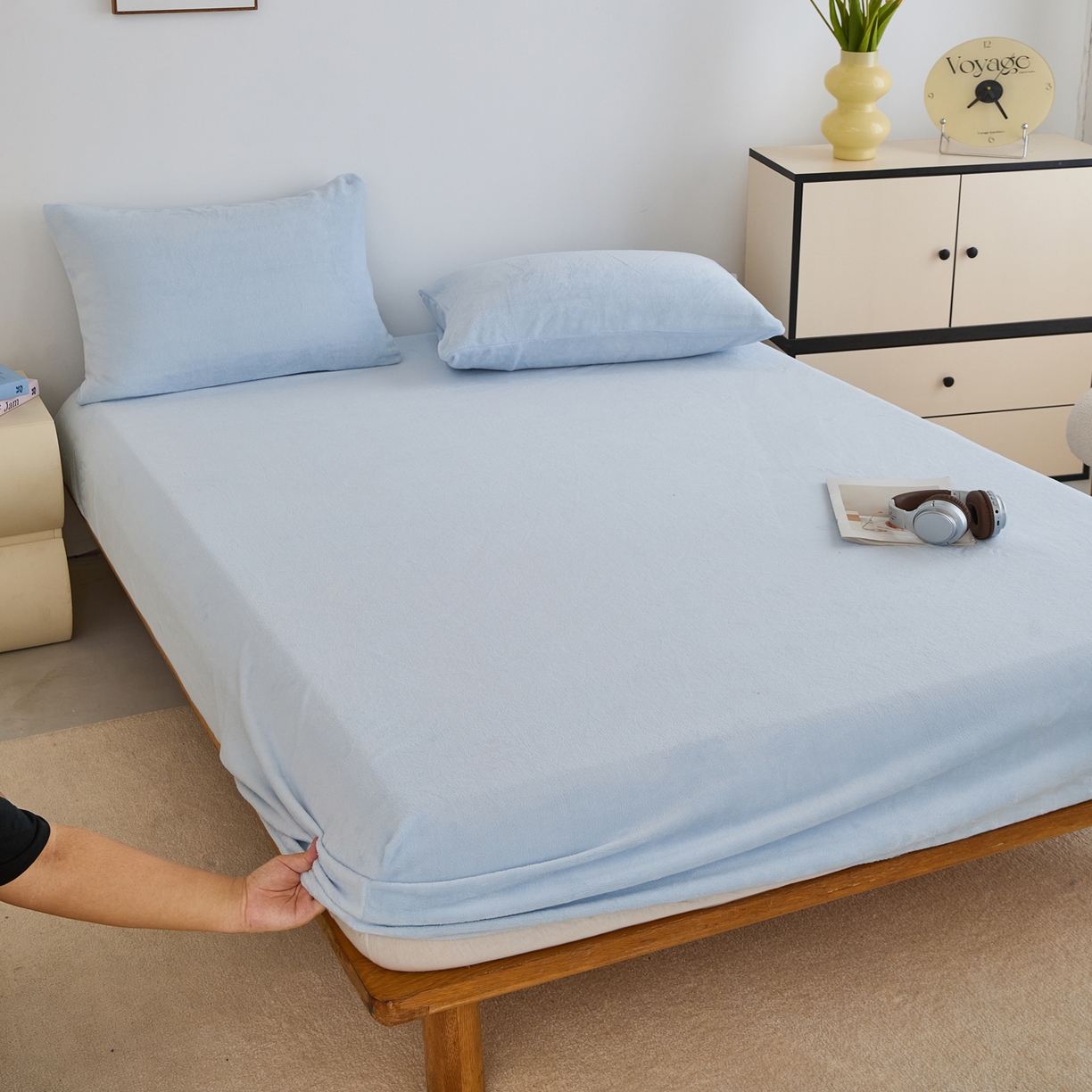 91家纺网 家纺一手货源 找家纺 曼町家居 2025新款高克重柔软牛奶绒床笠单床笠床笠单件 天空蓝