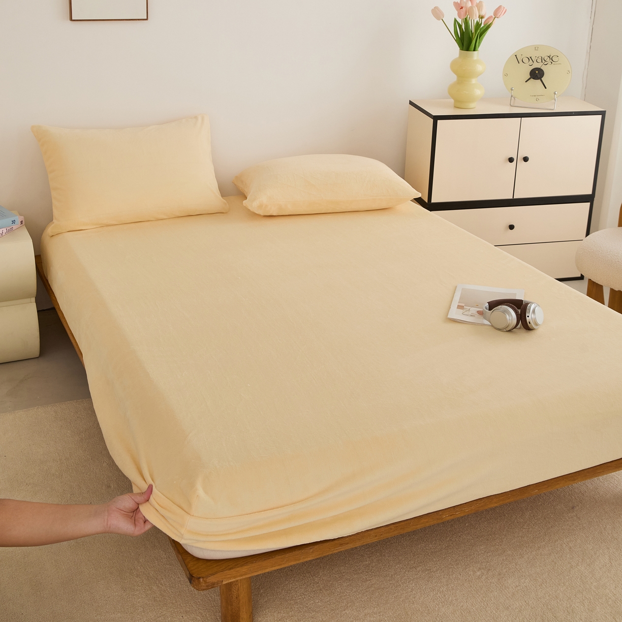 91家纺网 家纺一手货源 找家纺 曼町家居 2025新款高克重柔软牛奶绒床笠单床笠床笠单件 芝士黄