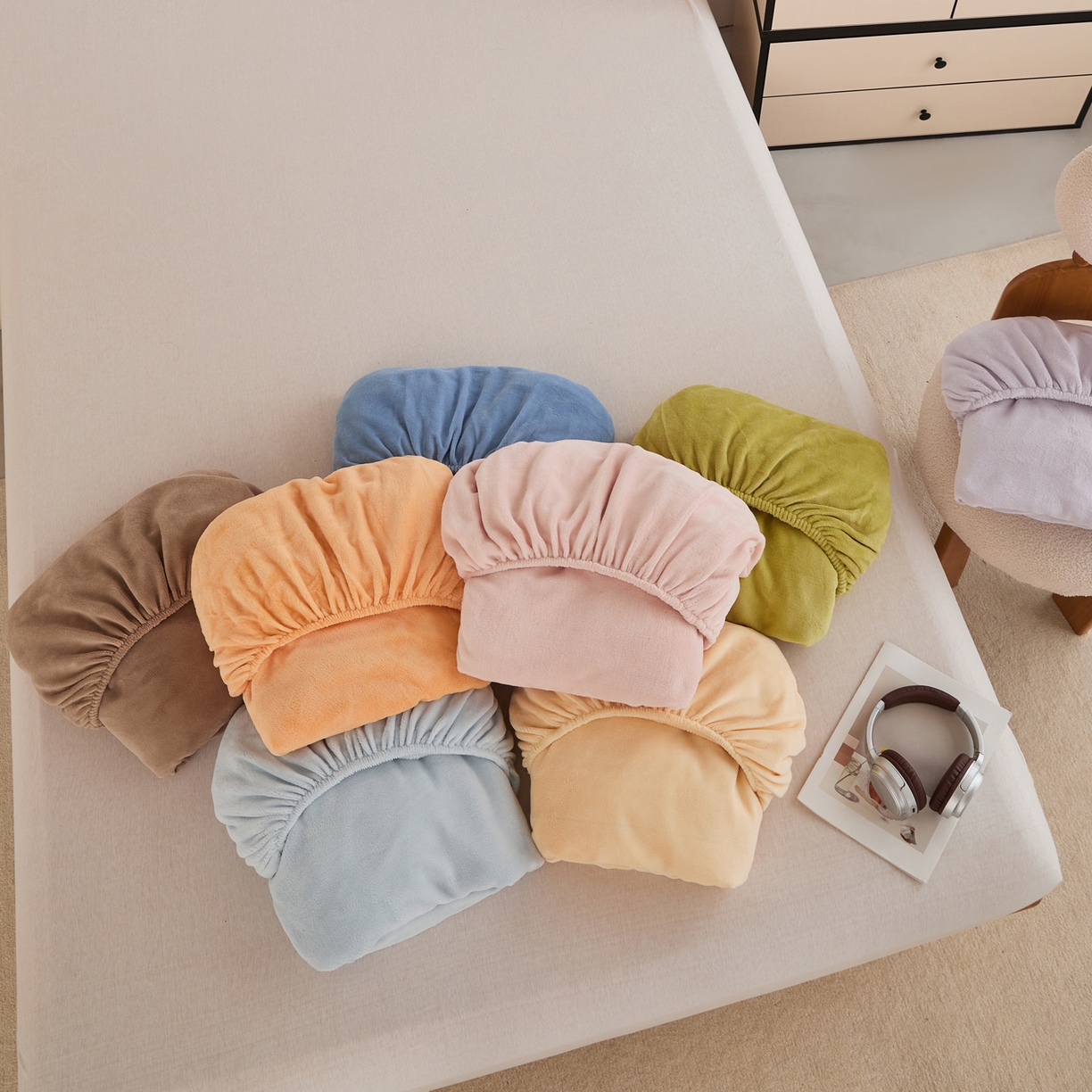 91家纺网 家纺一手货源 找家纺 曼町家居 2025新款高克重柔软牛奶绒床笠单床笠床笠单件 组合图仅供展示