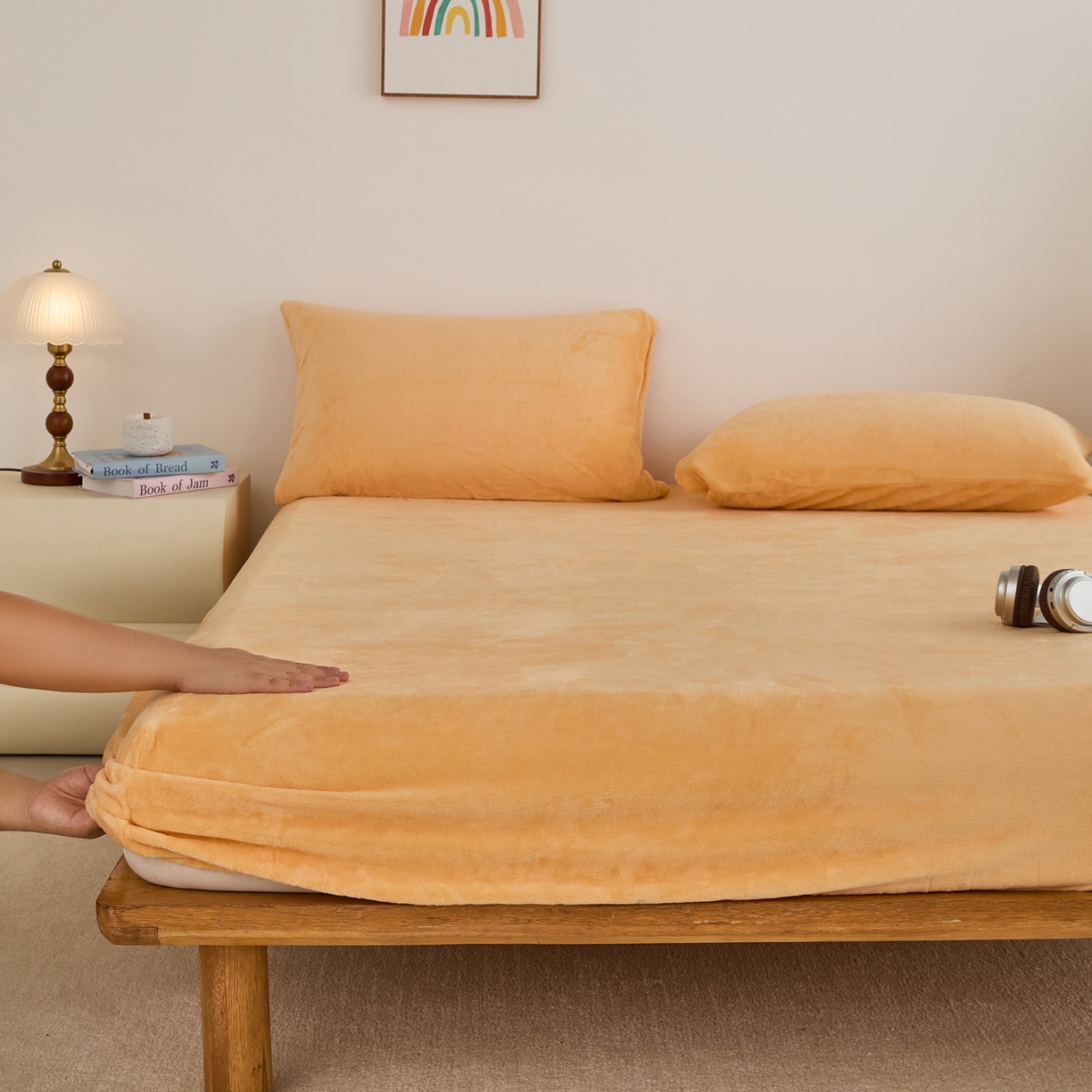 91家纺网 家纺一手货源 找家纺 曼町家居 2025新款高克重柔软牛奶绒床笠单床笠床笠单件 雏菊黄