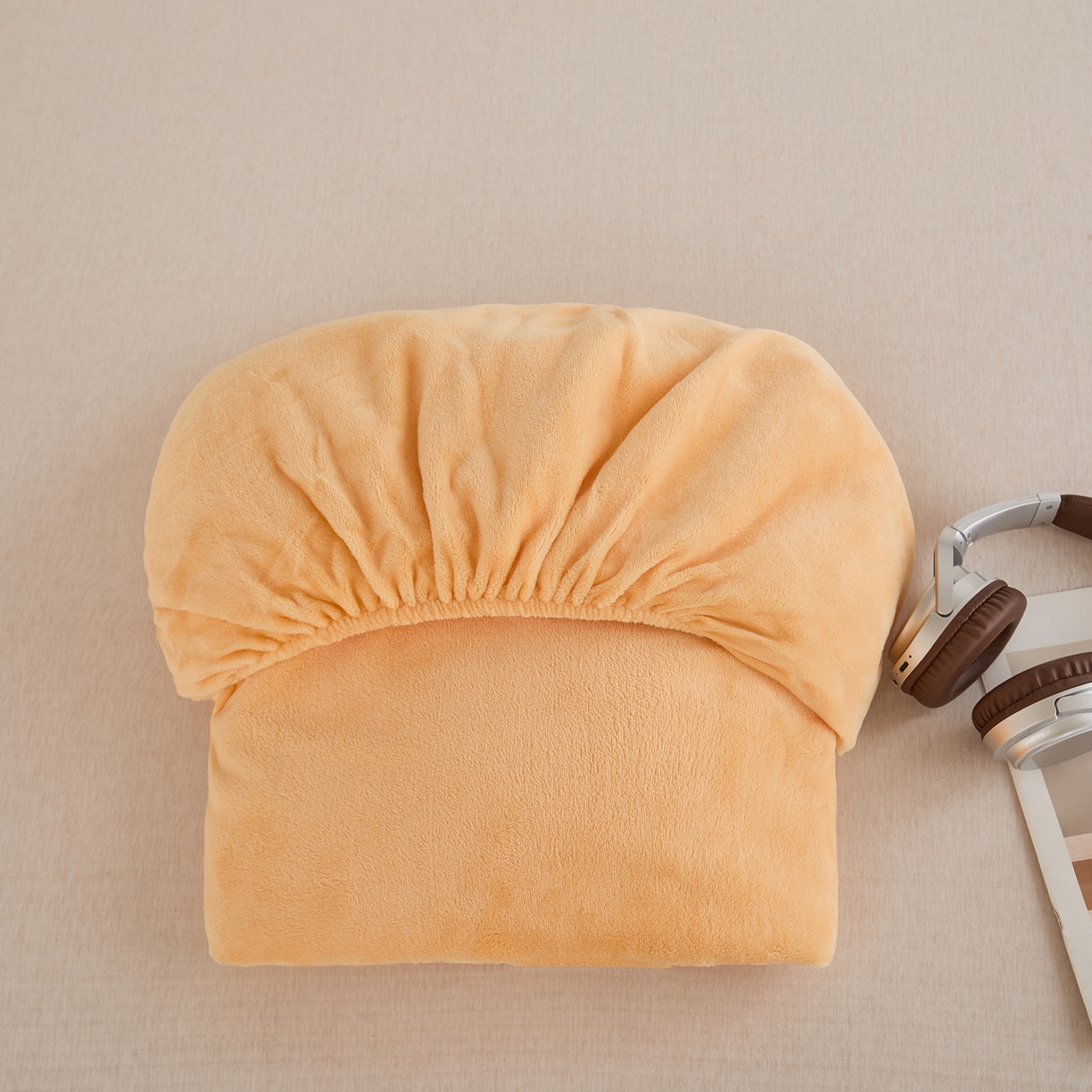 91家纺网 家纺一手货源 找家纺 曼町家居 2025新款高克重柔软牛奶绒床笠单床笠床笠单件 雏菊黄