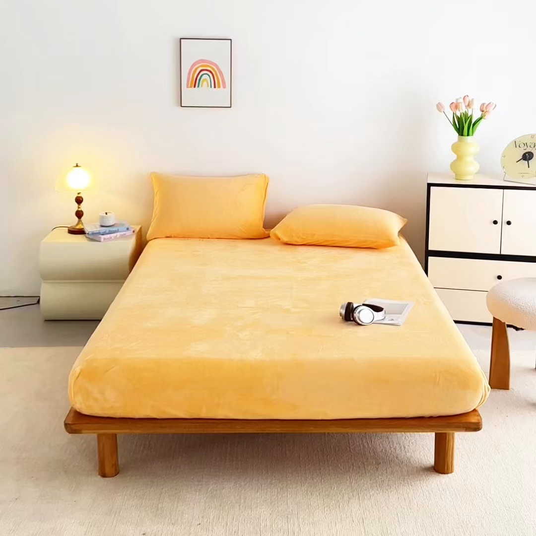 91家纺网 家纺一手货源 找家纺 曼町家居 2025新款高克重柔软牛奶绒床笠单床笠床笠单件 雏菊黄