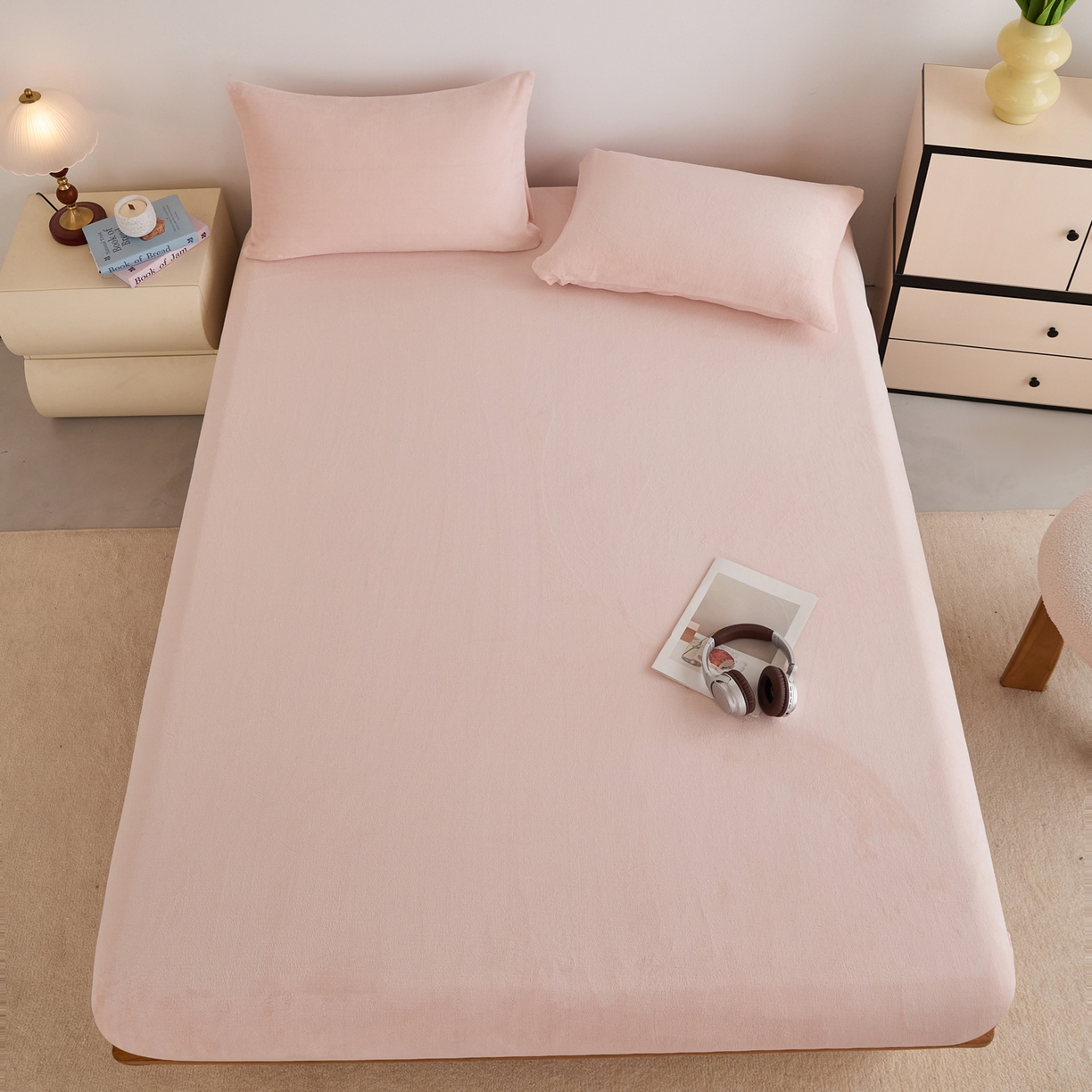 91家纺网 家纺一手货源 找家纺 曼町家居 2025新款高克重柔软牛奶绒床笠单床笠床笠单件 蜜桃粉