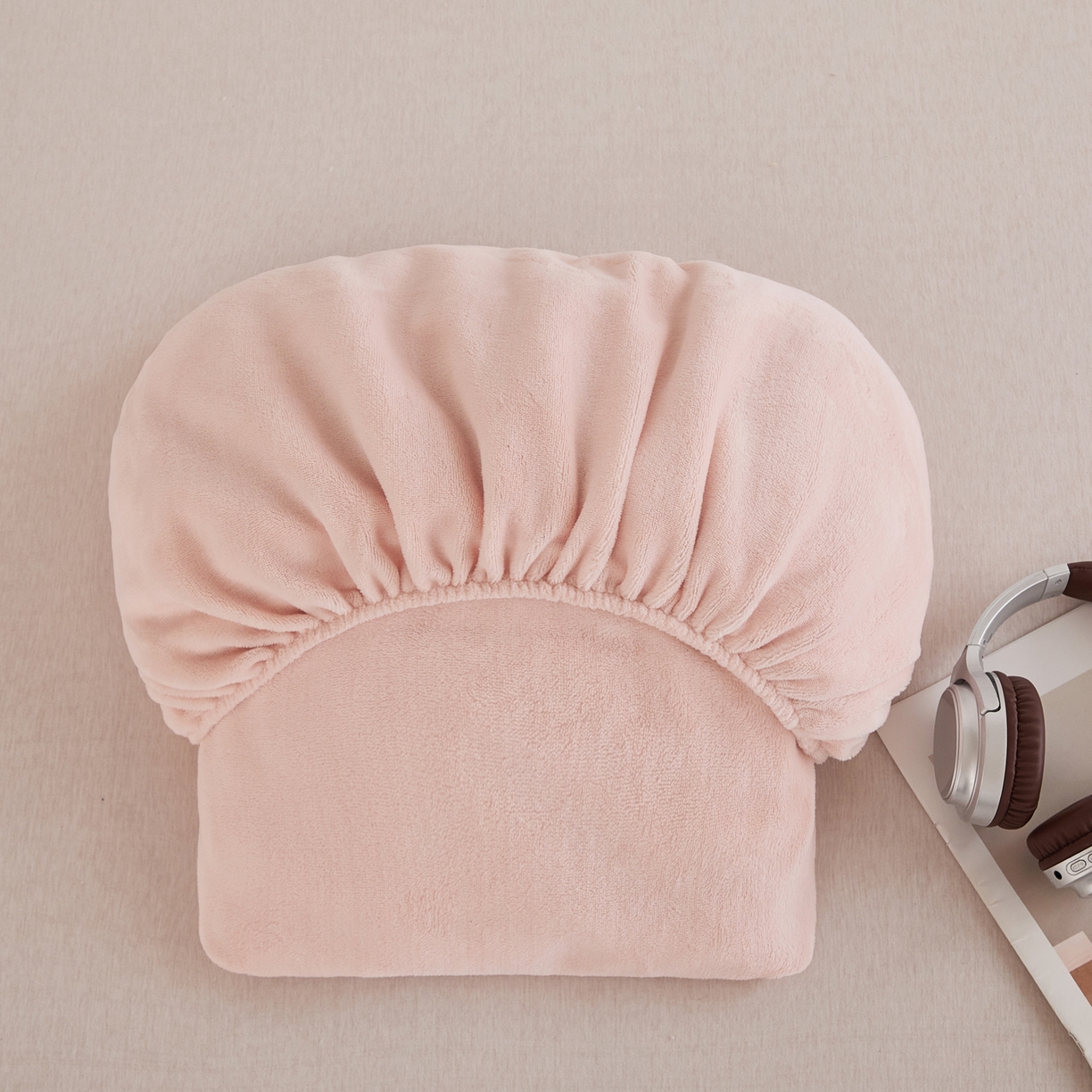 91家纺网 家纺一手货源 找家纺 曼町家居 2025新款高克重柔软牛奶绒床笠单床笠床笠单件 蜜桃粉