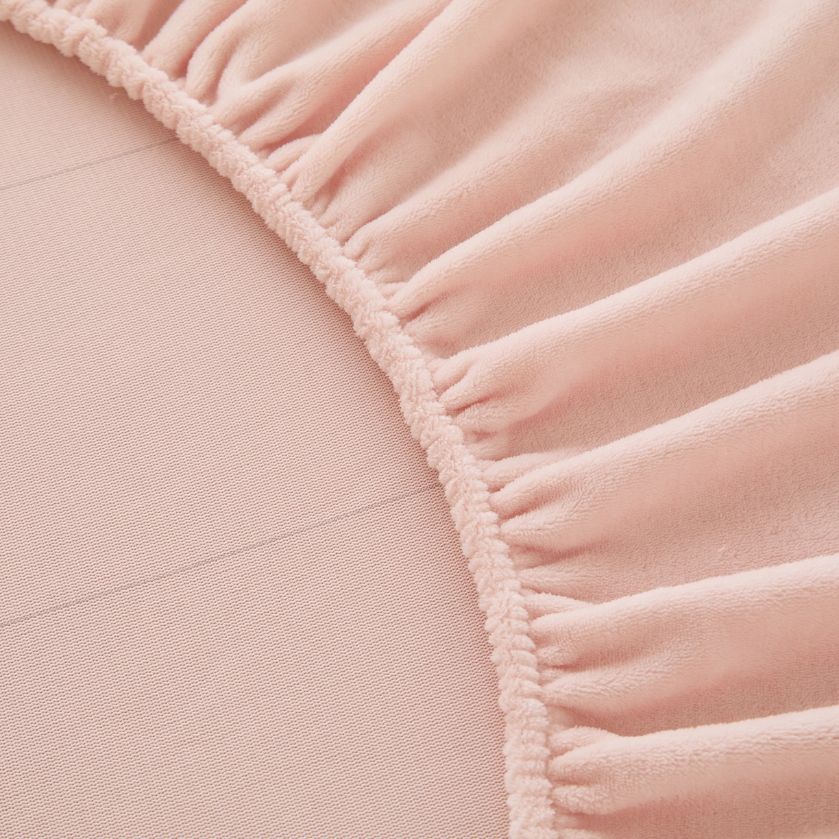 91家纺网 家纺一手货源 找家纺 曼町家居 2025新款高克重柔软牛奶绒床笠单床笠床笠单件 蜜桃粉