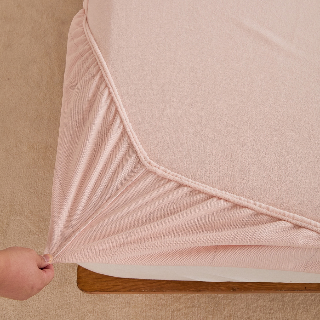 91家纺网 家纺一手货源 找家纺 曼町家居 2025新款高克重柔软牛奶绒床笠单床笠床笠单件 蜜桃粉