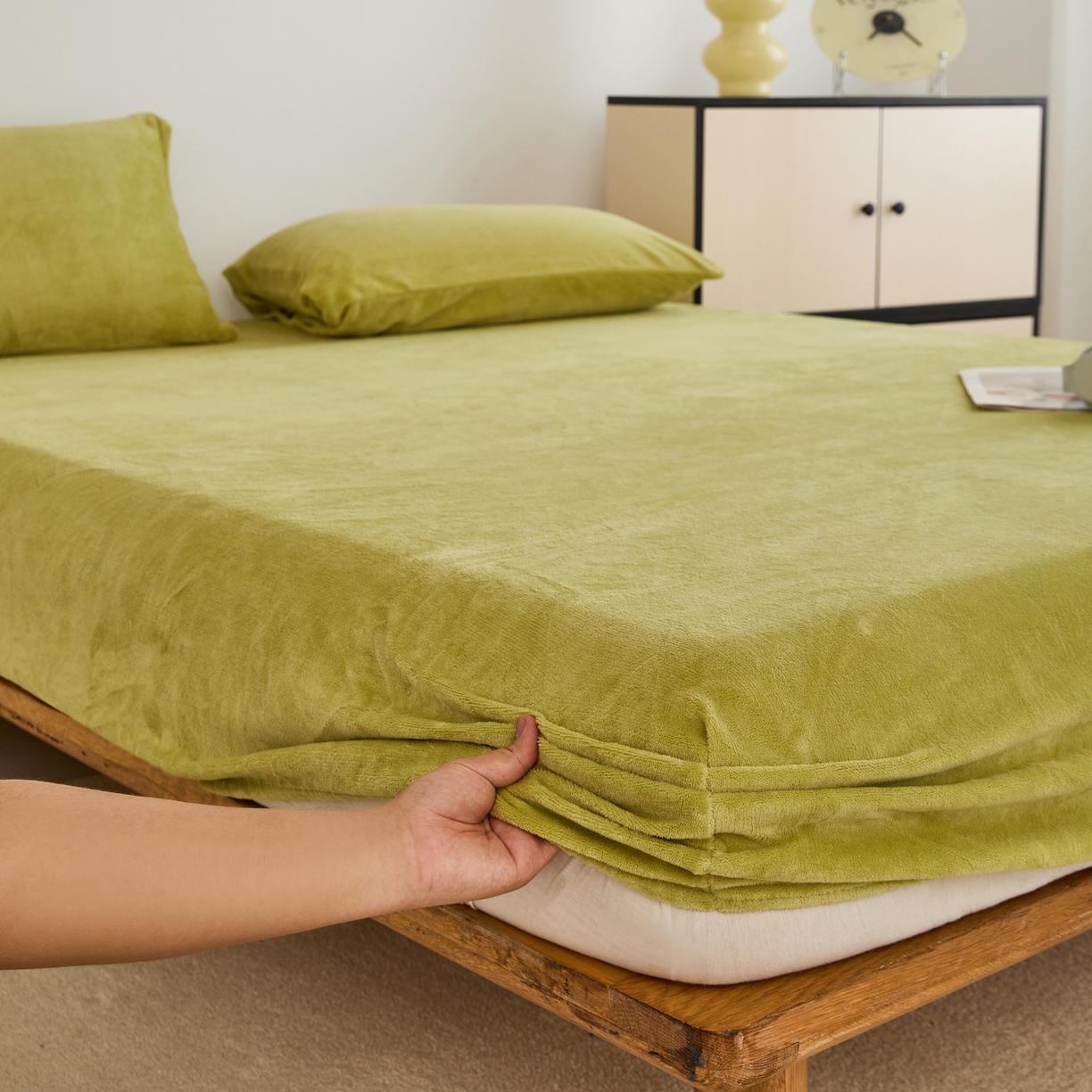 91家纺网 家纺一手货源 找家纺 曼町家居 2025新款高克重柔软牛奶绒床笠单床笠床笠单件 抹茶绿