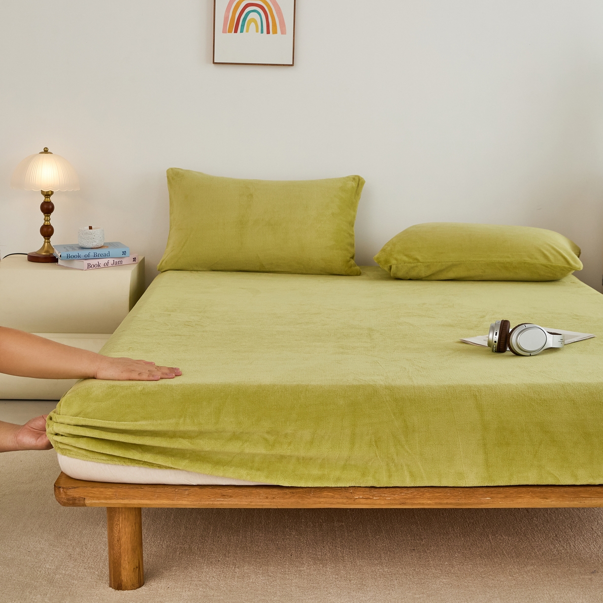 91家纺网 家纺一手货源 找家纺 曼町家居 2025新款高克重柔软牛奶绒床笠单床笠床笠单件 抹茶绿