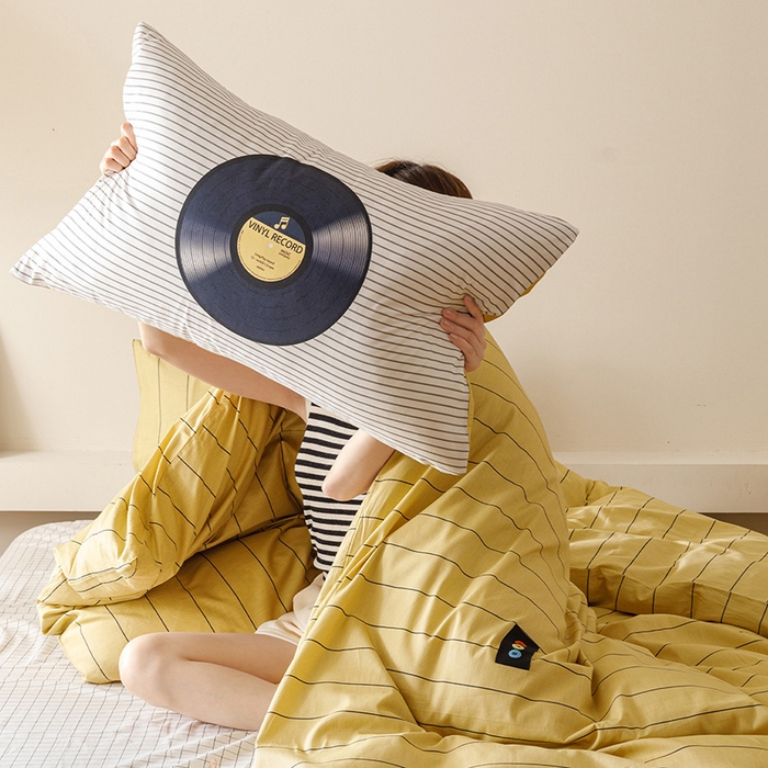 91家纺网 家纺一手货源 找家纺 RYB红黄兰 2025新款ins慵懒风撞色系全棉四件套学生季宿舍床纯棉三件套 复古唱片