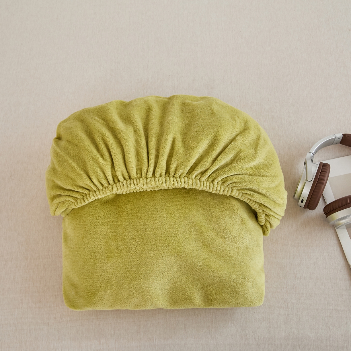 91家纺网 家纺一手货源 找家纺 曼町家居 2025新款高克重柔软牛奶绒床笠单床笠床笠单件 抹茶绿