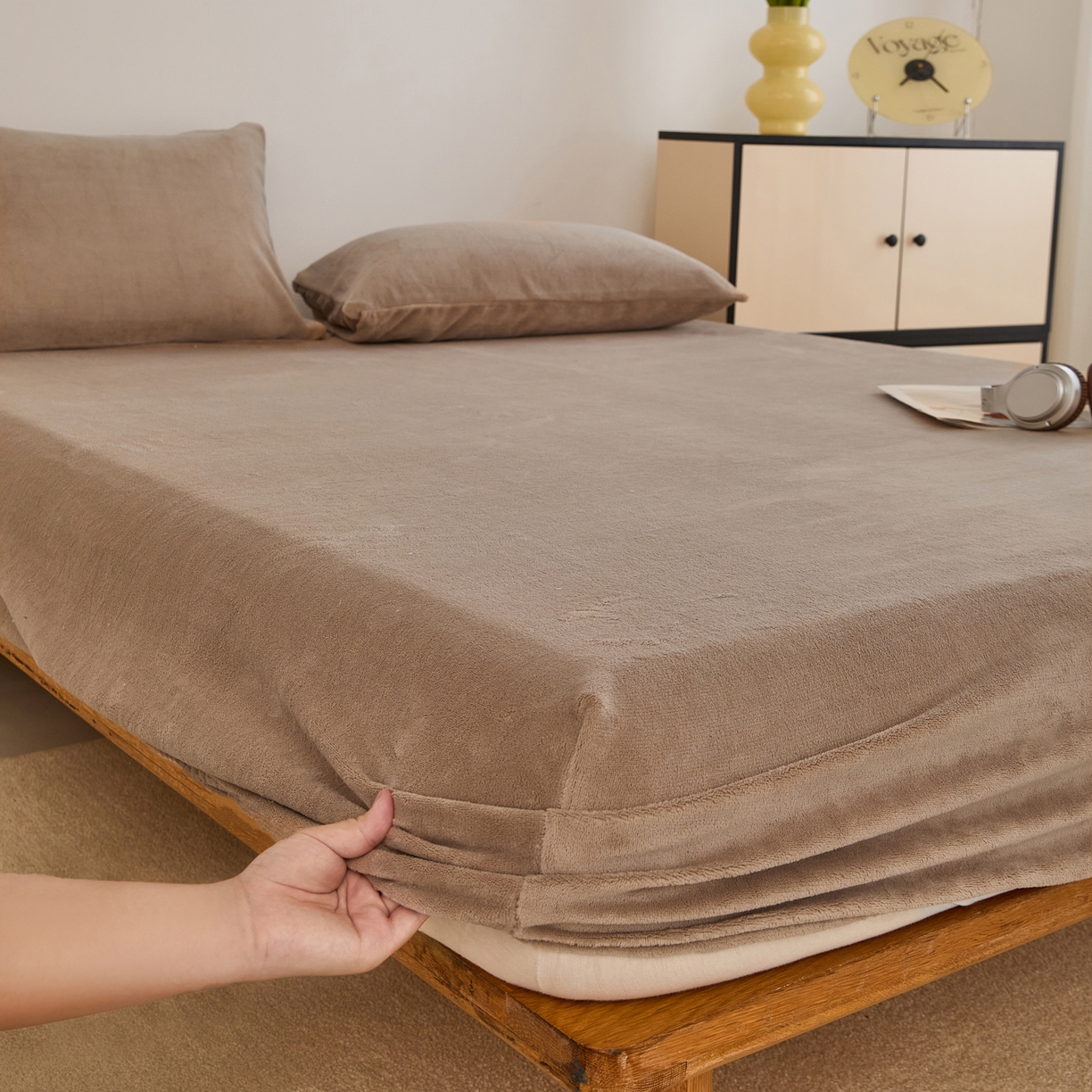 91家纺网 家纺一手货源 找家纺 曼町家居 2025新款高克重柔软牛奶绒床笠单床笠床笠单件 奶茶咖