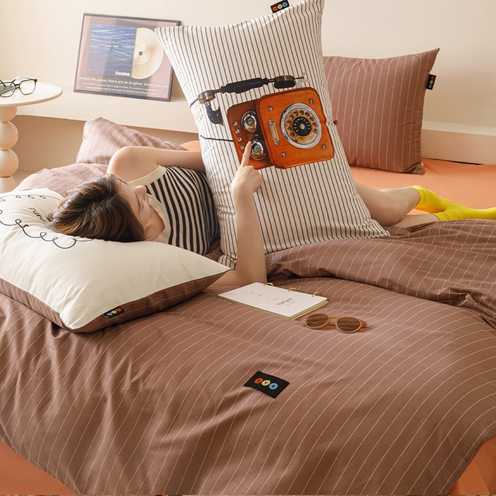 91家纺网 家纺一手货源 找家纺 RYB红黄兰 2025新款ins慵懒风撞色系全棉四件套学生季宿舍床纯棉三件套 咖啡电话