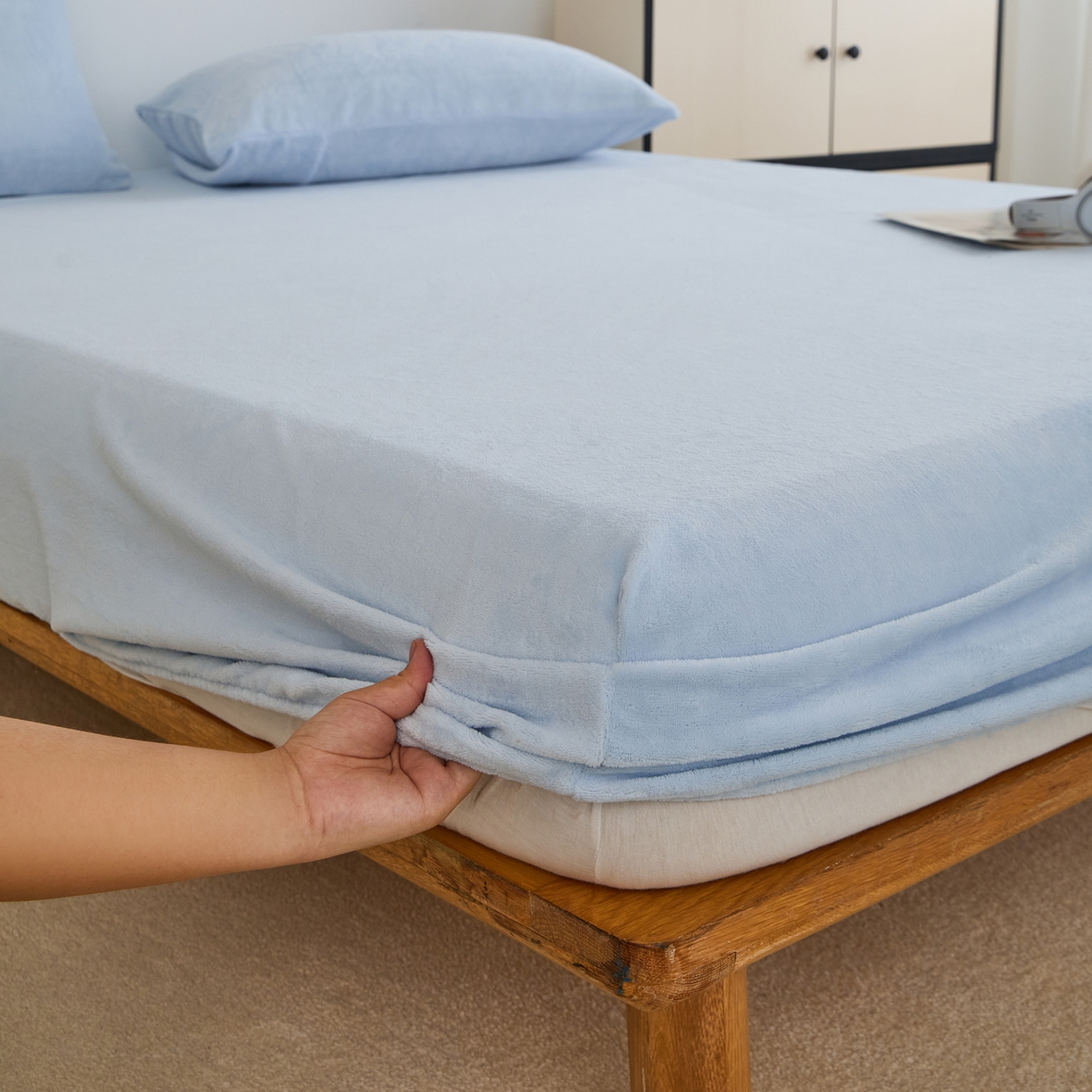 91家纺网 家纺一手货源 找家纺 曼町家居 2025新款高克重柔软牛奶绒床笠单床笠床笠单件 天空蓝