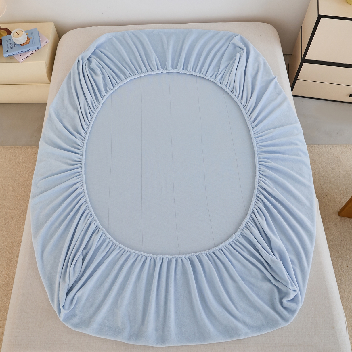 91家纺网 家纺一手货源 找家纺 曼町家居 2025新款高克重柔软牛奶绒床笠单床笠床笠单件 天空蓝