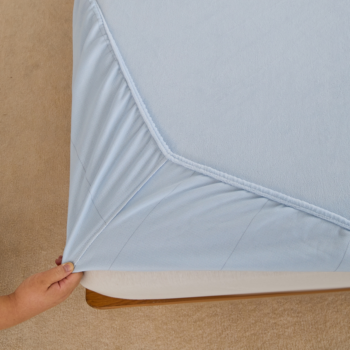 91家纺网 家纺一手货源 找家纺 曼町家居 2025新款高克重柔软牛奶绒床笠单床笠床笠单件 天空蓝