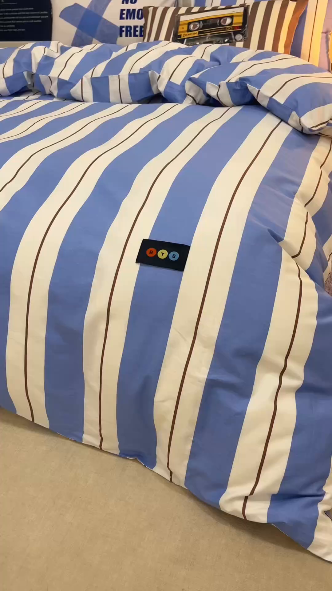 91家纺网 家纺一手货源 找家纺 RYB红黄兰 2025新款ins慵懒风撞色系全棉四件套学生季宿舍床纯棉三件套 蓝咖磁带