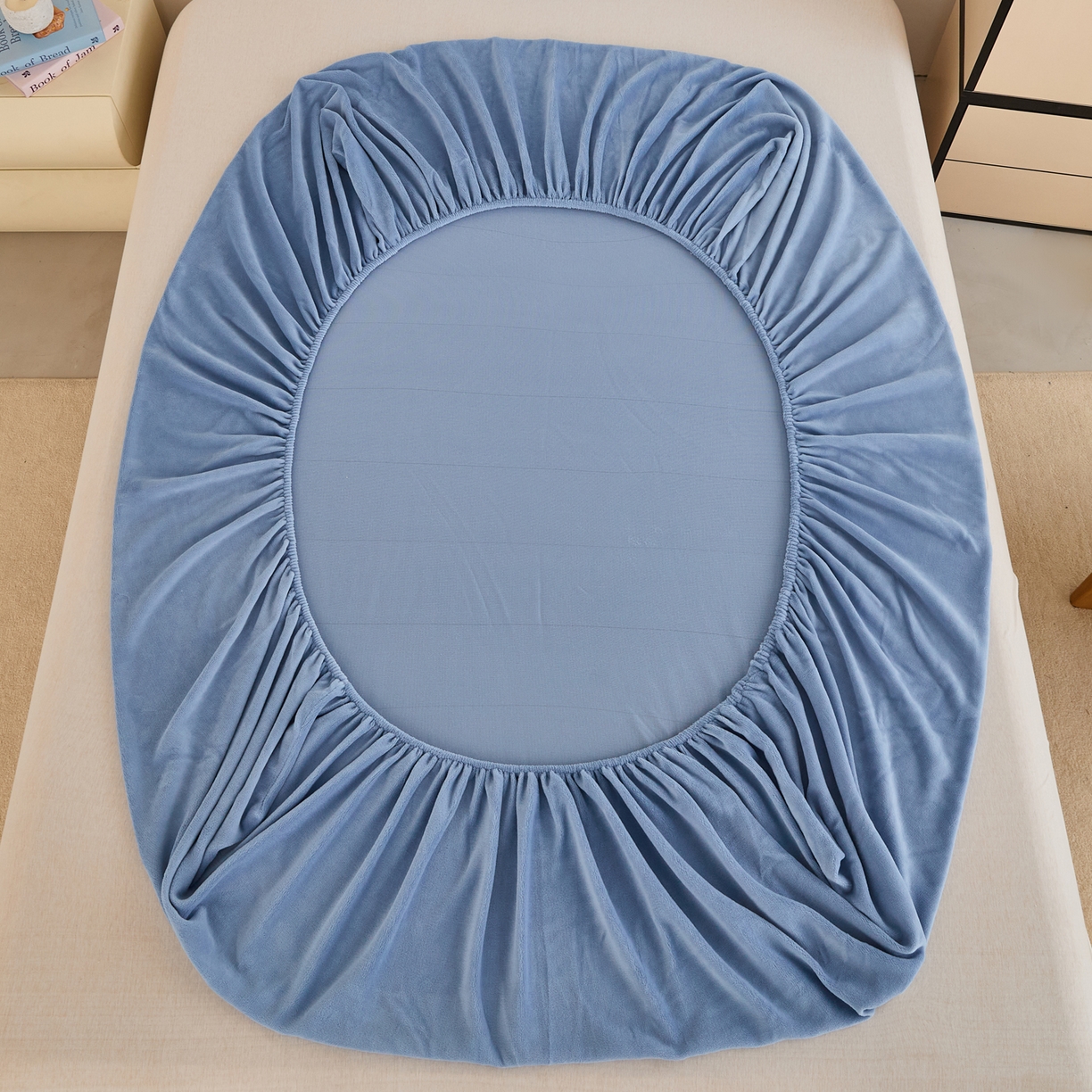 91家纺网 家纺一手货源 找家纺 曼町家居 2025新款高克重柔软牛奶绒床笠单床笠床笠单件 雾蓝