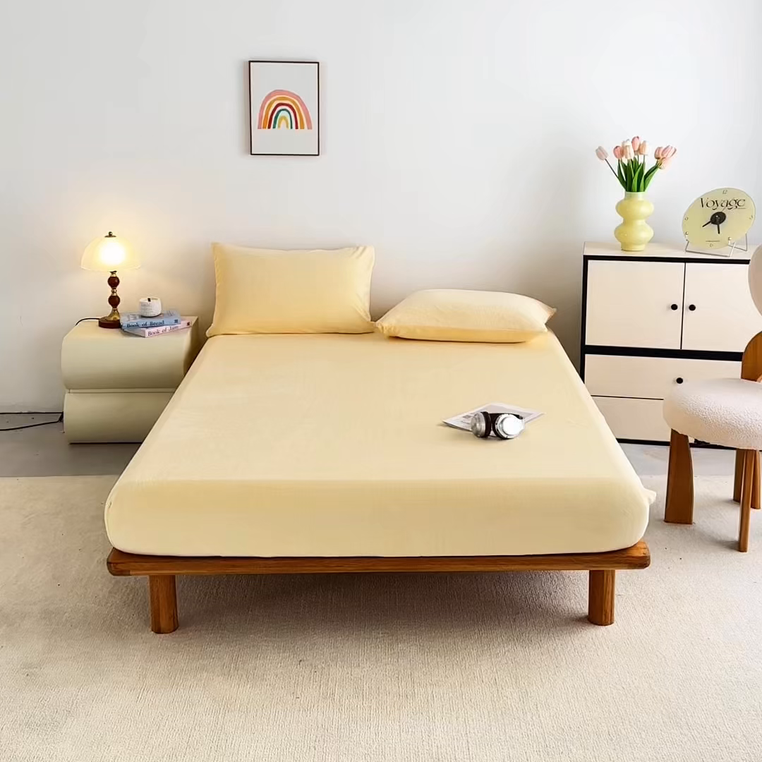 91家纺网 家纺一手货源 找家纺 曼町家居 2025新款高克重柔软牛奶绒床笠单床笠床笠单件 芝士黄