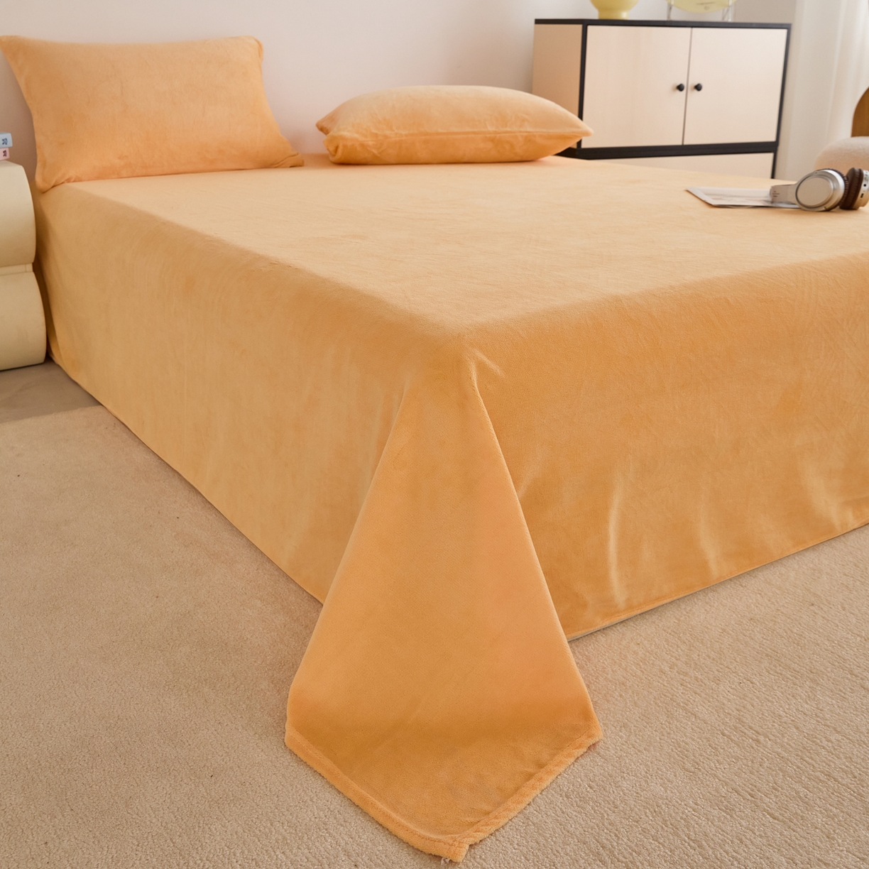 91家纺网 家纺一手货源 找家纺 曼町家居 2025新款高克重牛奶绒床单单床单床单单件 雏菊黄