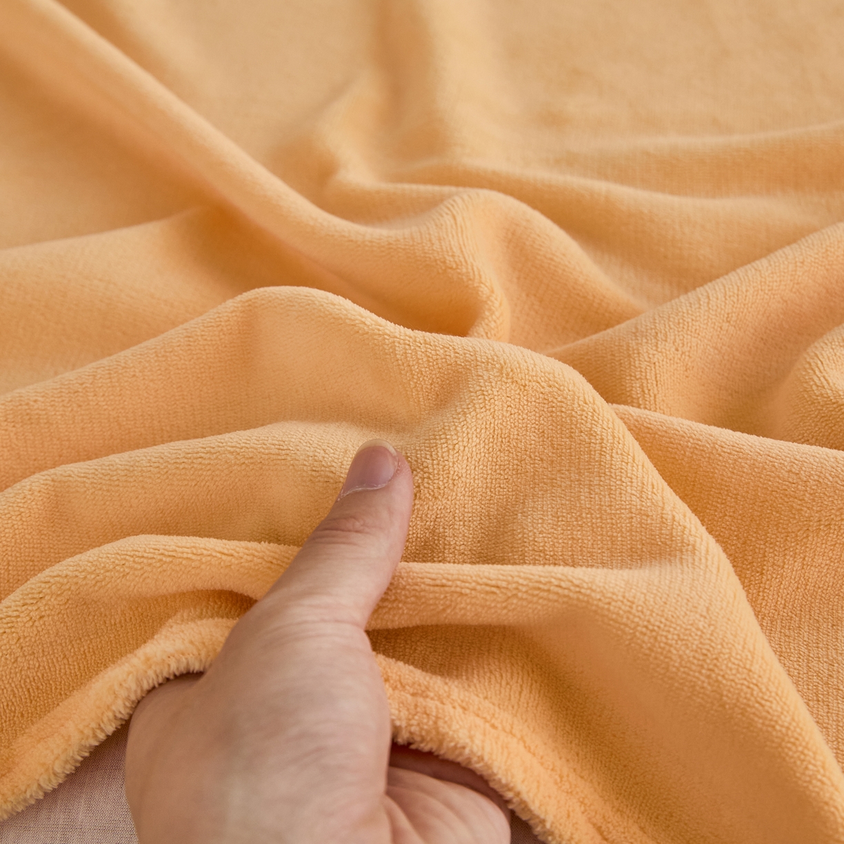 91家纺网 家纺一手货源 找家纺 曼町家居 2025新款高克重牛奶绒床单单床单床单单件 雏菊黄