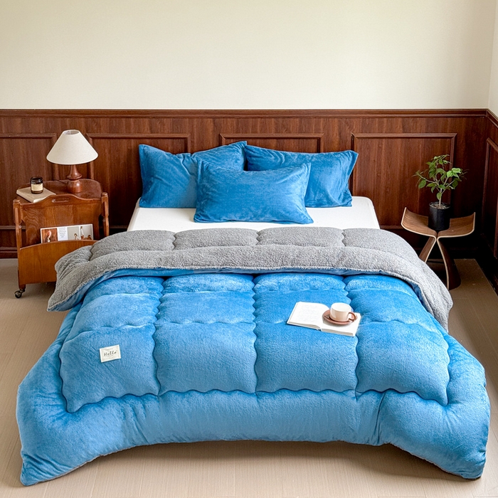 91家纺网 家纺一手货源 找家纺 吉祥家纺 2023新款牛奶绒羊羔绒春秋被冬被被芯跨境电商爆款宾利蓝+灰