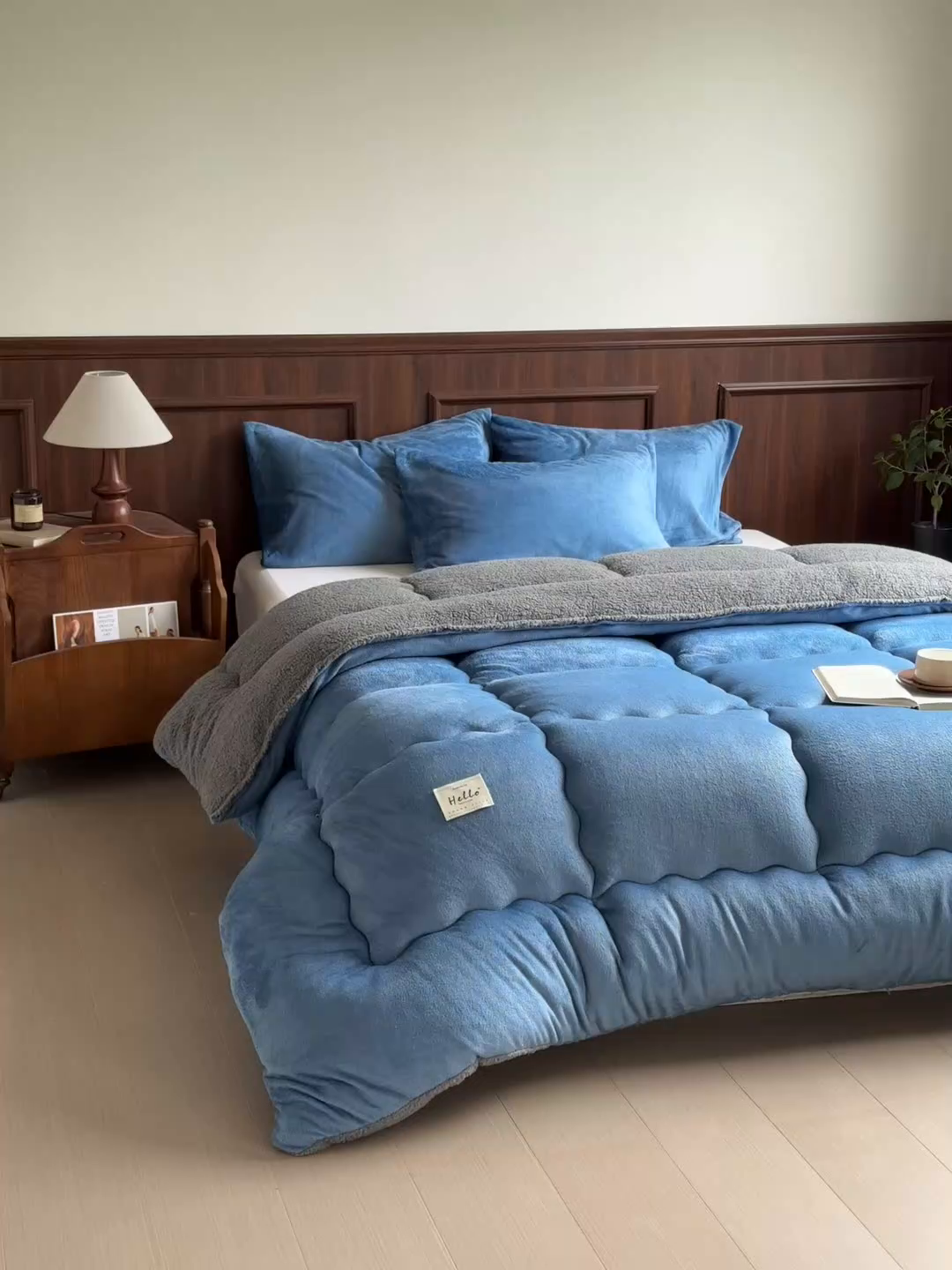 91家纺网 家纺一手货源 找家纺 吉祥家纺 2023新款牛奶绒羊羔绒春秋被冬被被芯跨境电商爆款宾利蓝+灰