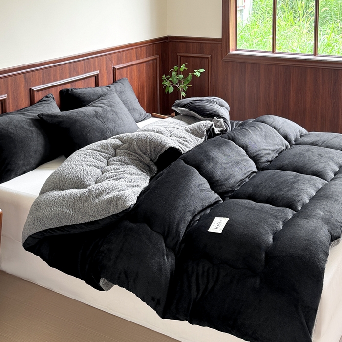 91家纺网 家纺一手货源 找家纺 吉祥家纺 2023新款牛奶绒羊羔绒春秋被冬被被芯跨境电商爆款纯黑+灰